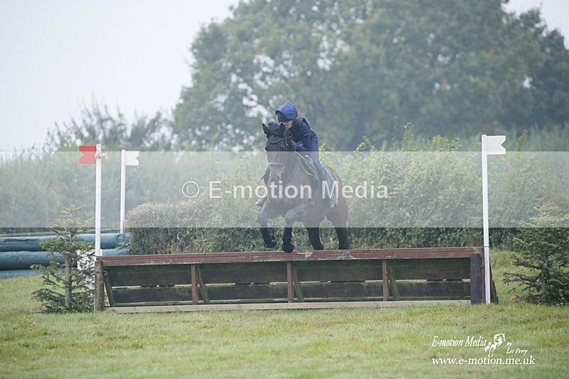 WWHT 171021 0004 - Novice Restricted (0.80m)  17/10/21