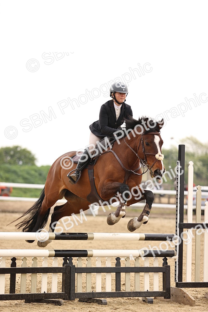  - Class 15 - Senior British novice - 90cm