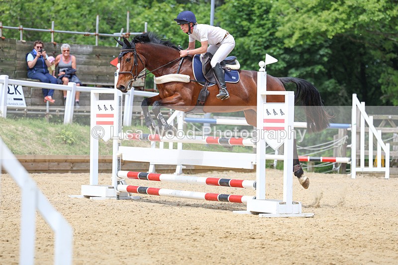 3E7A0563 - Class 10: Senior 95cm open