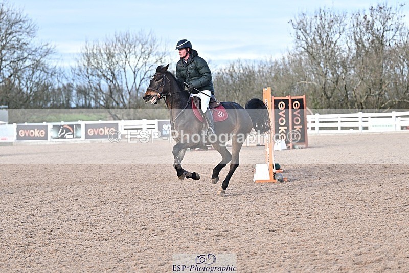 251126-124602-00513 - Cls 4 Newcomers and 1.10m