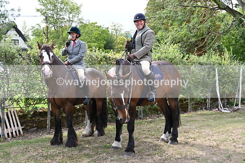 WJ6_3439 - Berks & Bucks - The Old farmhouse - Hound Exercise 20-08-25