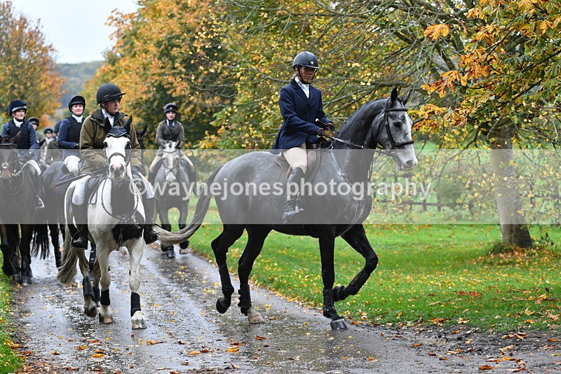 WJ5_6316 - B&B walk back for Hunt Tea !
