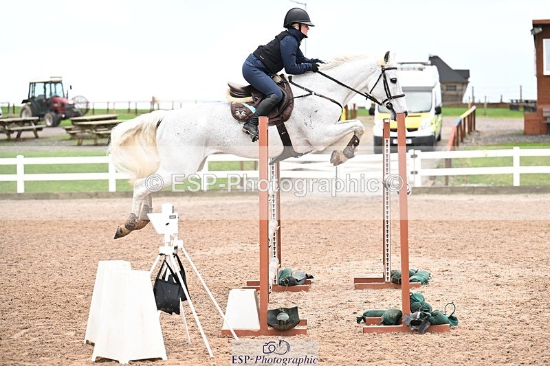 251206-135358-01208 - Cls 13 Snr Foxhunter and 1.20m