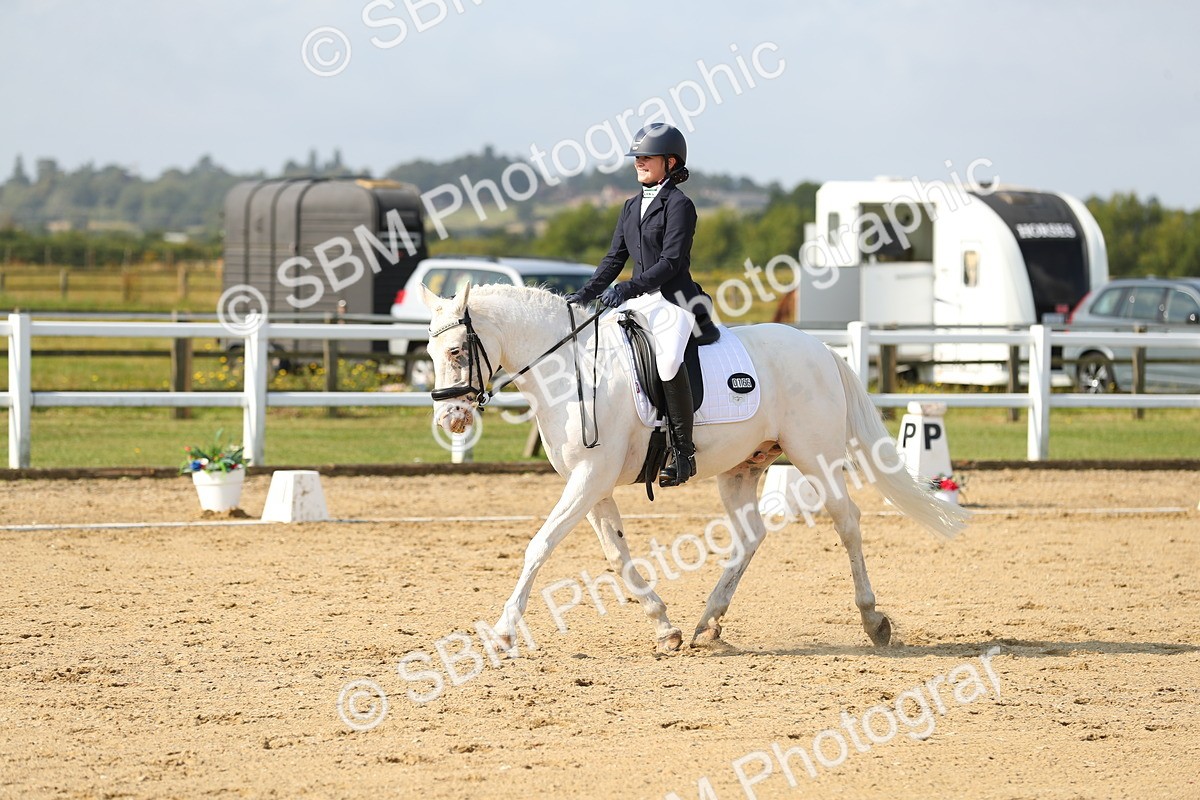 SBM_015582 - Class 13 - Novice 23 - 9.54-11.04