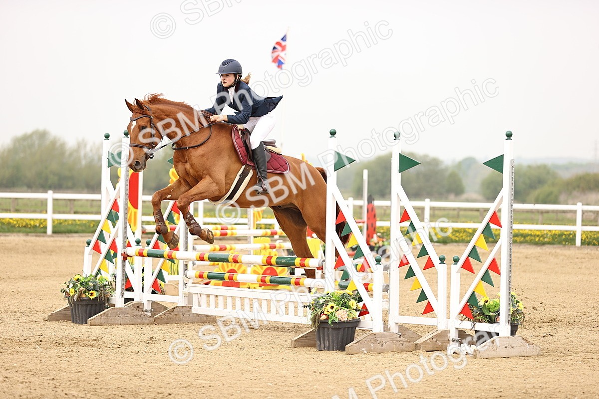  - Class 15 - Senior British novice - 90cm