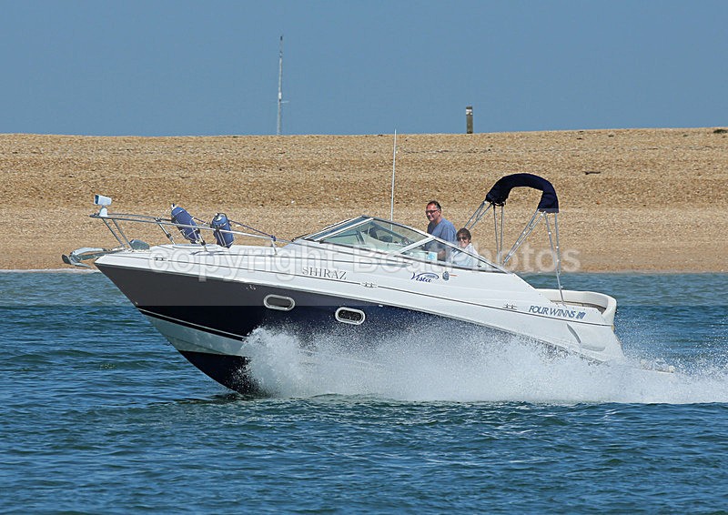 130506 SHIRAZ FOUR WINNS VISTA WT7A0668 - Motorboats - Open