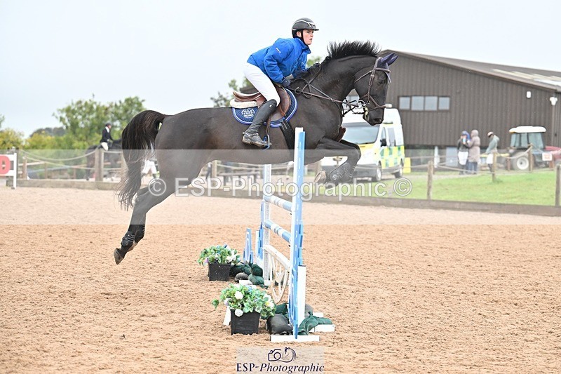 251003-114826-00565 - Cls 2 Newcomers and 1.10m