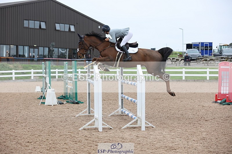 241101A-133155-02129 - FRI Cls 6 Foxhunter and 1.20m Open