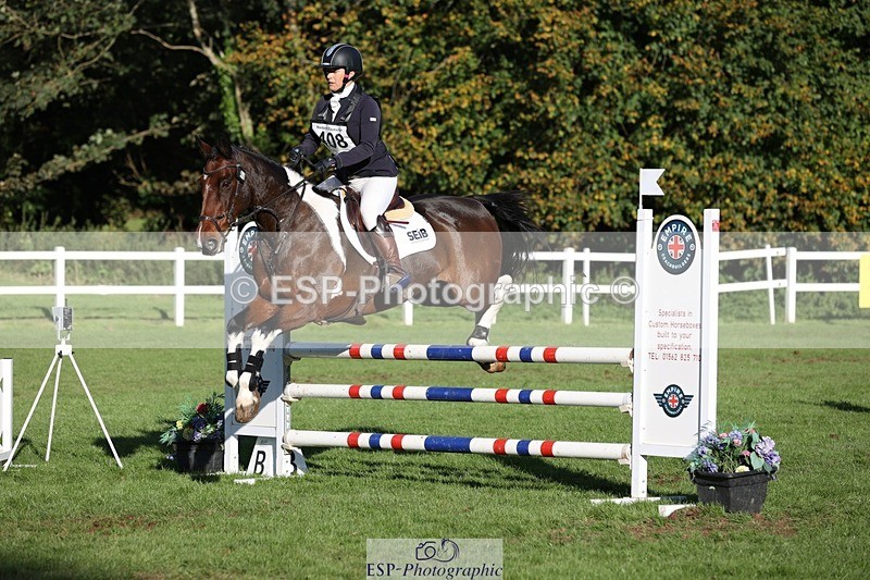 231022-152548-29778 - 408-BANKSY.III-Tina.Wallace-TrotUp+SJ