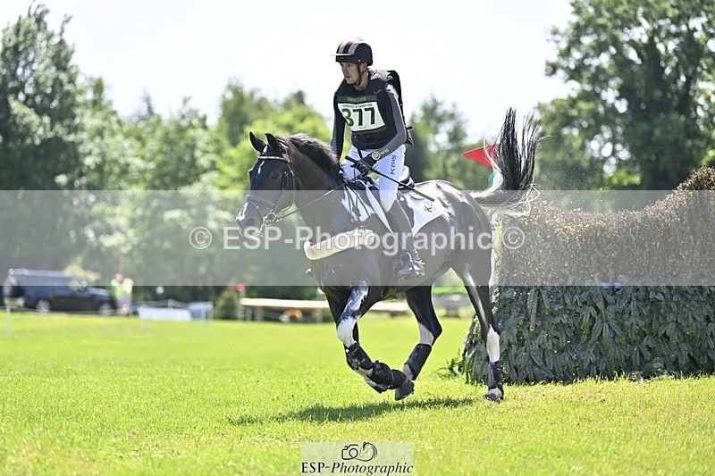 240525-123511-13494 - 377-HONEYBROOK_EXTRA_SPECIAL-Tom_Rowland