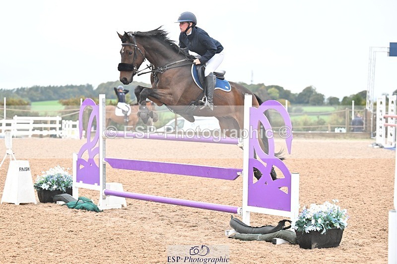 251003-131636-01070 - Cls 3 Foxhunter and 1.20m