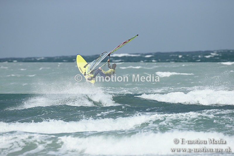 WS 020413-137 - Windsurfing