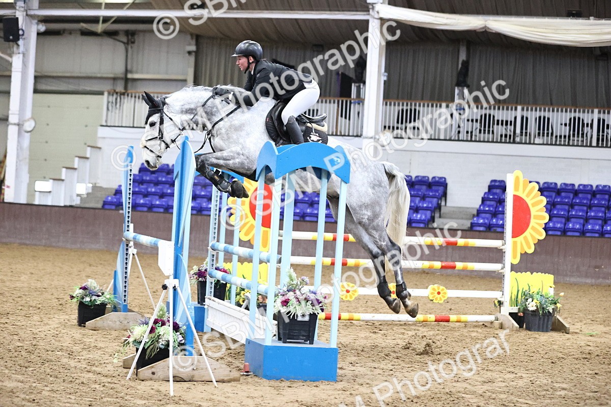 SBM_005569 - Class 17 - Senior Newcomers 1.10m