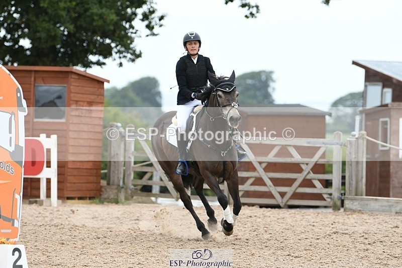 250807-112000-00594 - 90cm Round 1