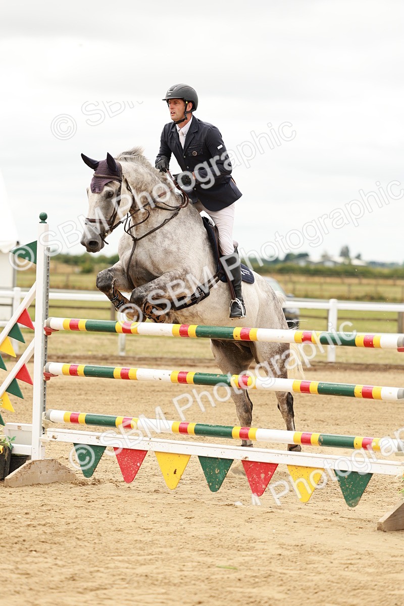 SBM_017656 - Class 21 - Senior Newcomers Championship 2d Rd