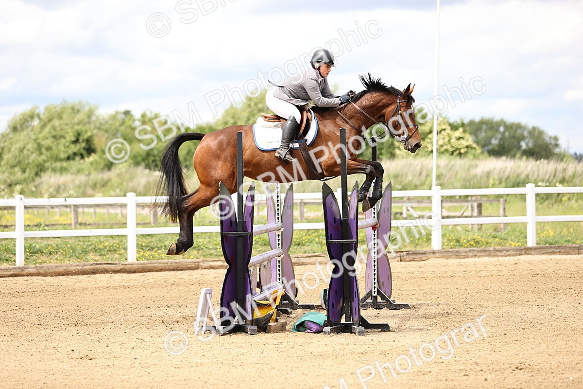 SBM_002947 - Class 11 - Senior Newcomers - 1.10m