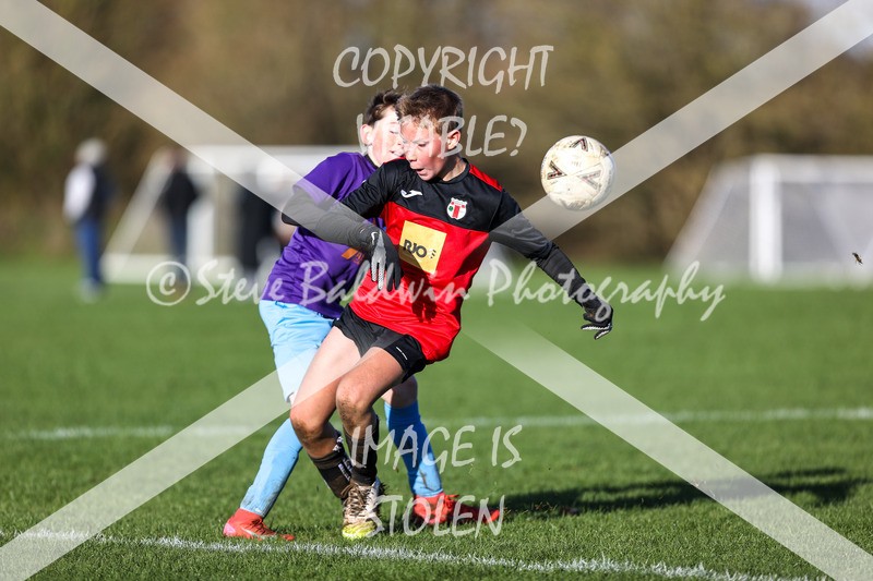 1DX32661 - 2025-11-23 FC Abbey Meads U13 Purple V Highworth Town Junior FC U13 T