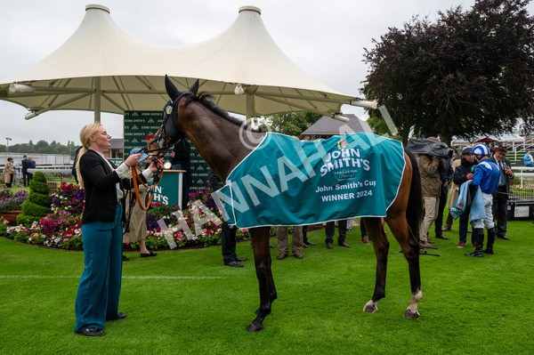 130724-Race 3-Enfjaar-9338 - Race 3 3.10pm John Smith's Cup Handicap