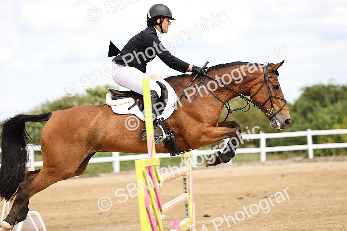 SBM_003166 - Class 11 - Senior Newcomers - 1.10m