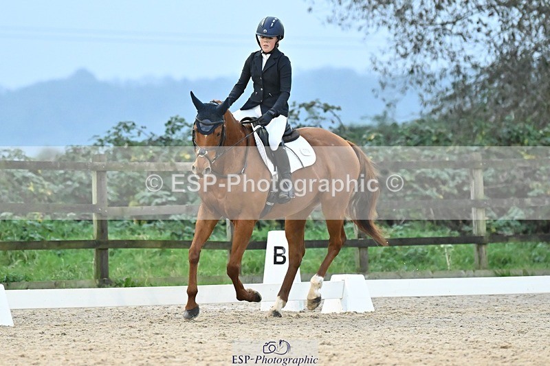 241103-161925-03318 - Novice 1 - 16.18 to 17.50