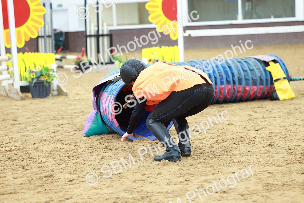 SBM_002204 - Class 3 - Horse & Hound (60cm)