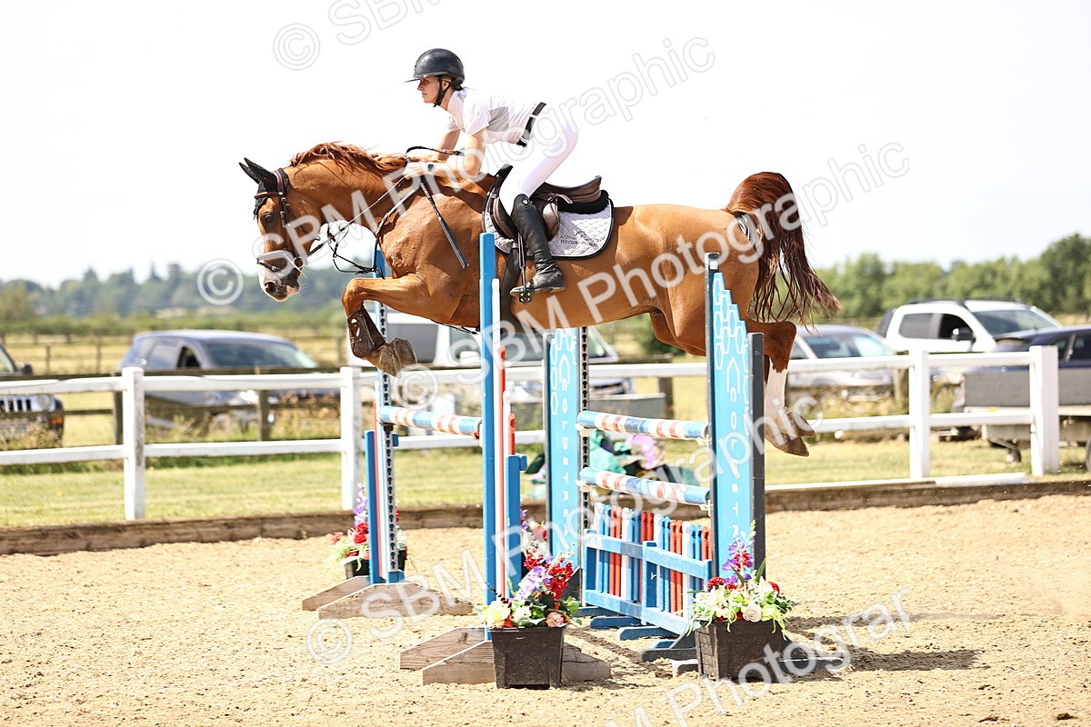 SBM_000666 - Class 15 - Redpost Equestian Senior Foxhunter - 1.20m