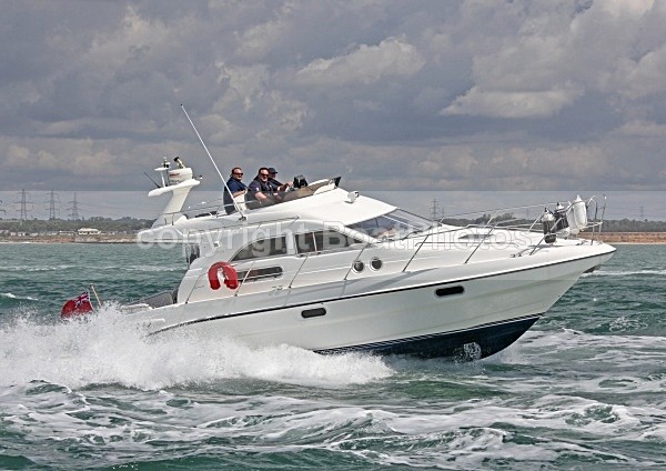090725 SEALINE F33 IMG_0993 - Flybridge Cruisers
