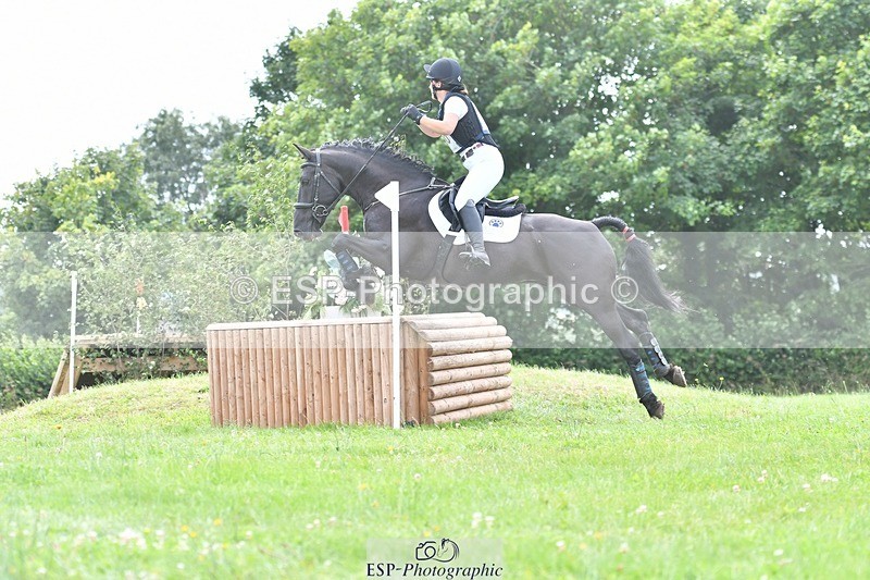 240803-143010-07943 - 220-Eleanor_Newcombe-MR_DARCY