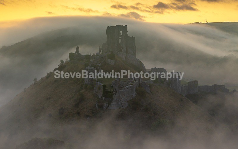 Corfe Castle in the Mist:177E - West Country