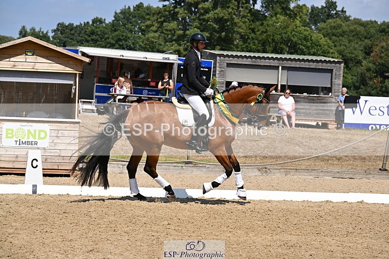 250810A-132653-06649 - Medium SILVER Presentations