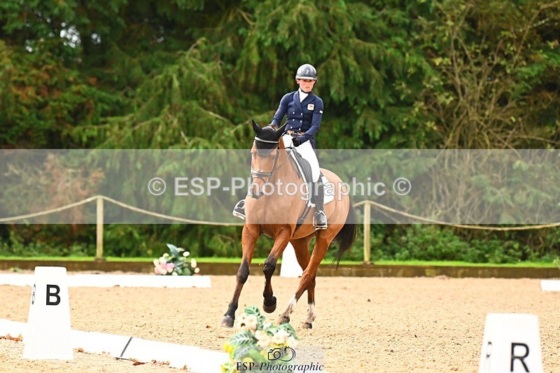 231021-100048-12941 - 330-TRINITY.THANKS.AWFULLY-Imogen.Gloag-DR