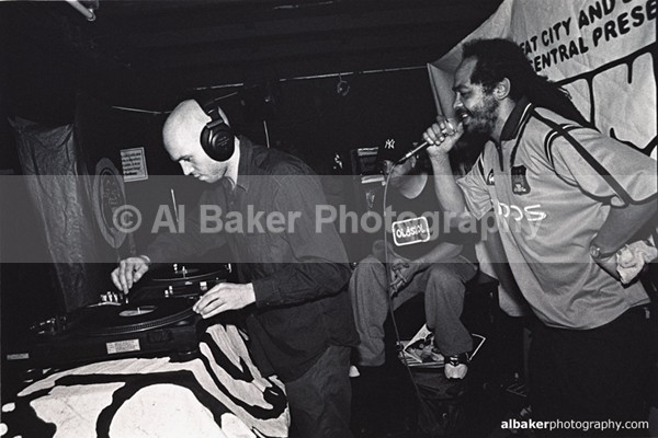 36 - Friends-&-Family @ the roadhouse 06.04.02