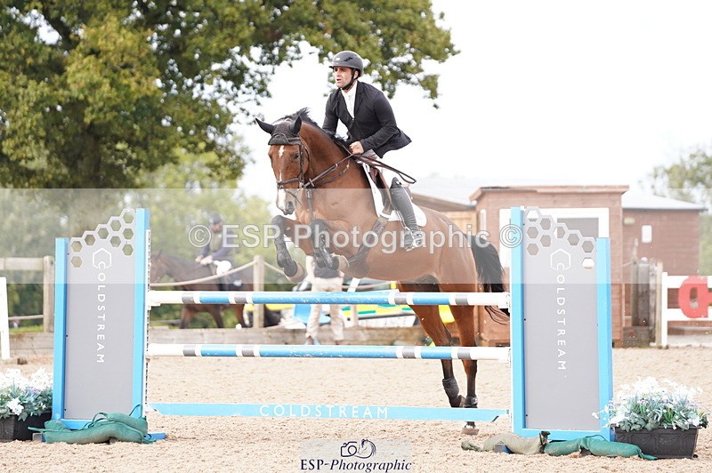 241004A-143436-00748 - Fri 04 Snr Fox & 1.20m Open