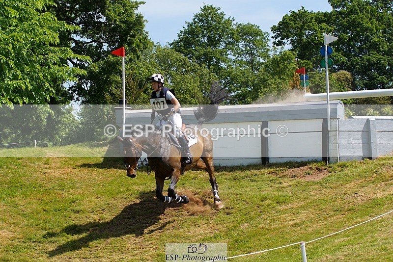 230528-112438-16627 - 407-KING_OF_THE_SWINGERS-Louise_Bradley-XC