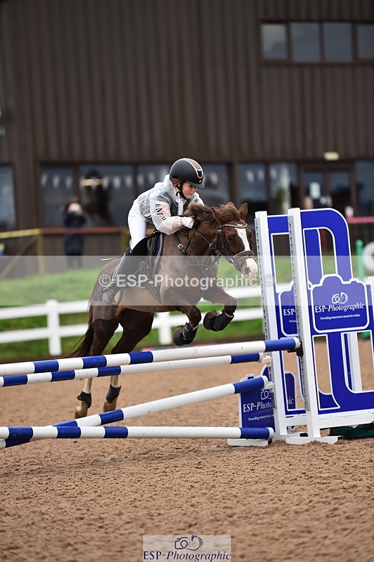 231203A-100142-00260 - Cls 2 British Novice & 80cm Open