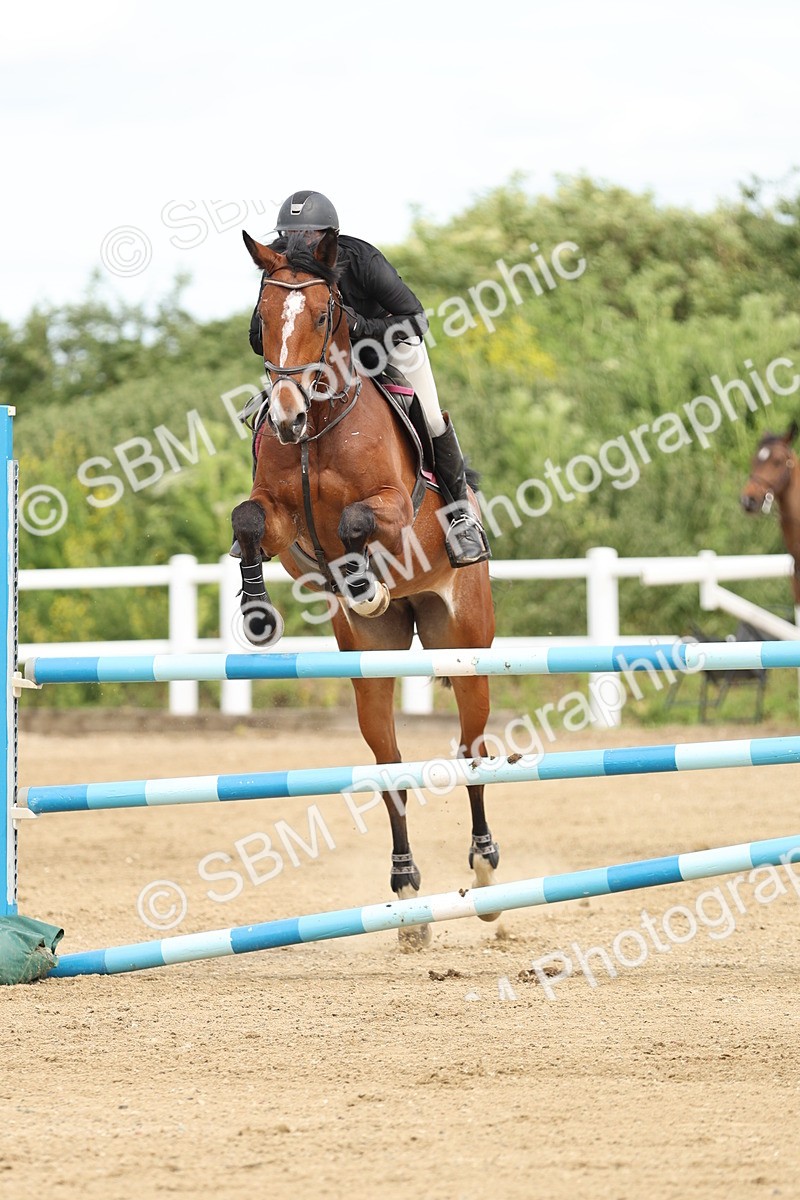SBM_000947 - Class 4 - Senior Newcomers - 1.10m