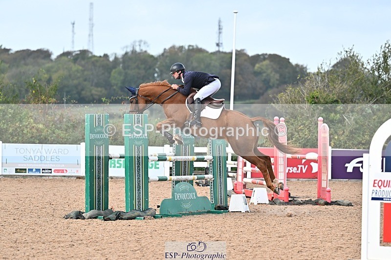 261014-123903-00442 - Cls  05 Snr Newcomers & 1.10m Open