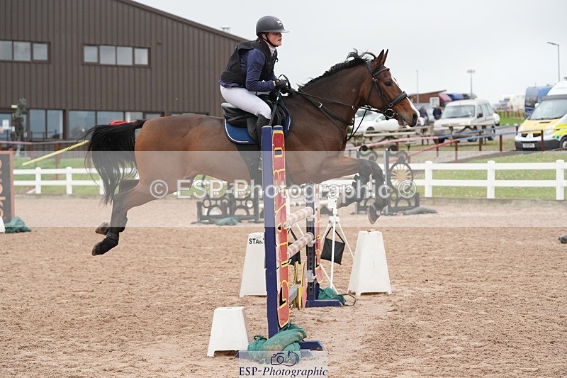 251109-104425-03453 - Cls 19 Snr 1.05m Open