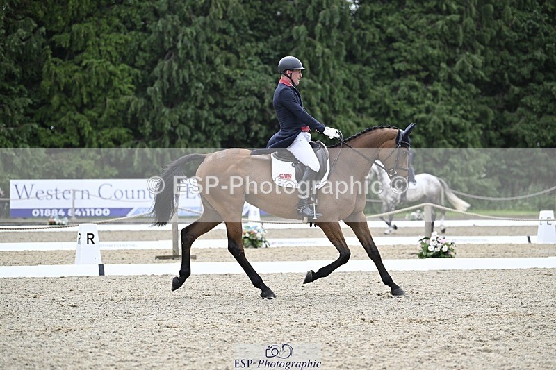 000101-220613-04535 - 403-CRAZY_DU_LOIR-Oliver_Townend