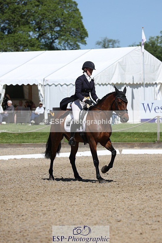 230526-111859-06025 - 151-GREANNANSTOWN_QUARRYMAN_GIRL-Grace_Taylor-WEDTrotUp+DR