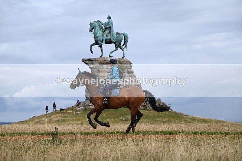 DSC_6000 - Time at Statue 12:17 to 12:44