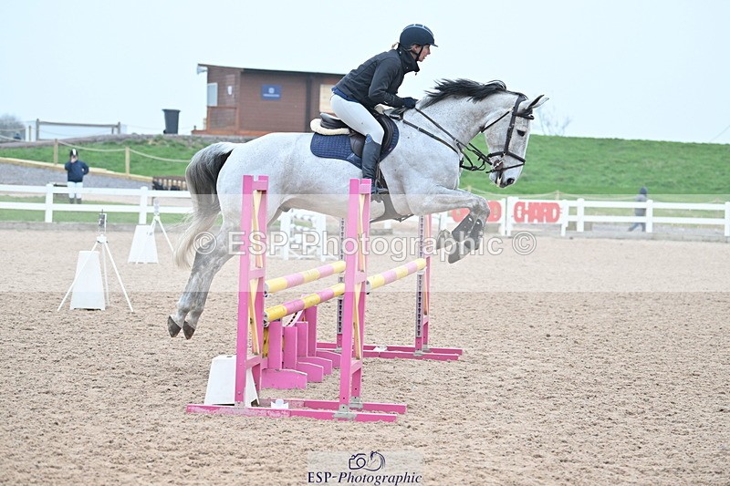 240113A-100136-01602 - Cls 9 British Novice and 90cm Open