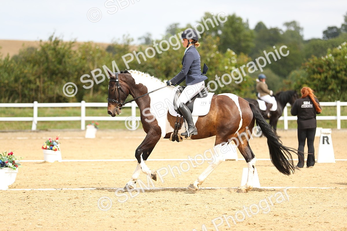 SBM_016389 - Class 13 - Novice 23 - 11.25-12.35