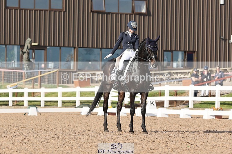 250404-174104-08087 - 069-India.Hamilton-Burnet-Kissingdale