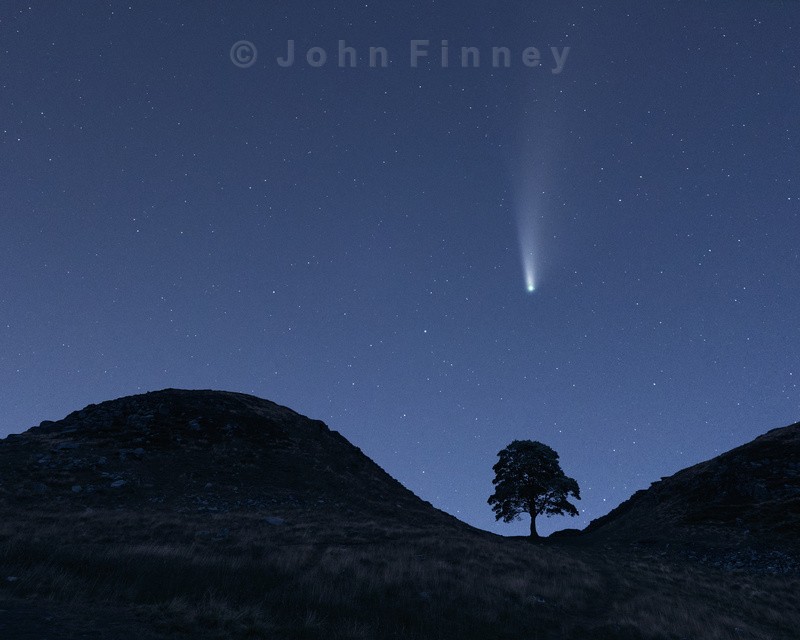 Comet Neowise Over Sycamore Gap - Astrophotography