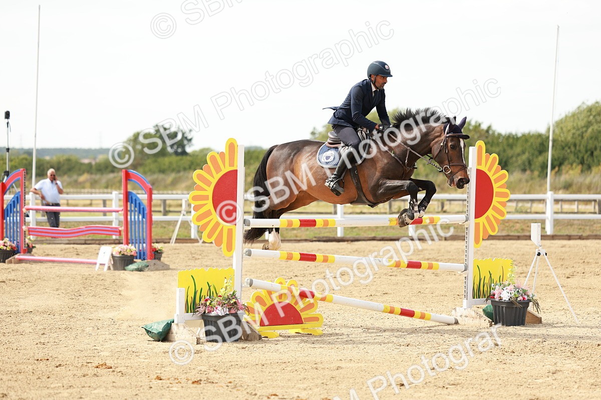 SBM_008191 - Class 4 - Senior Foxhunter - 1.20m Open