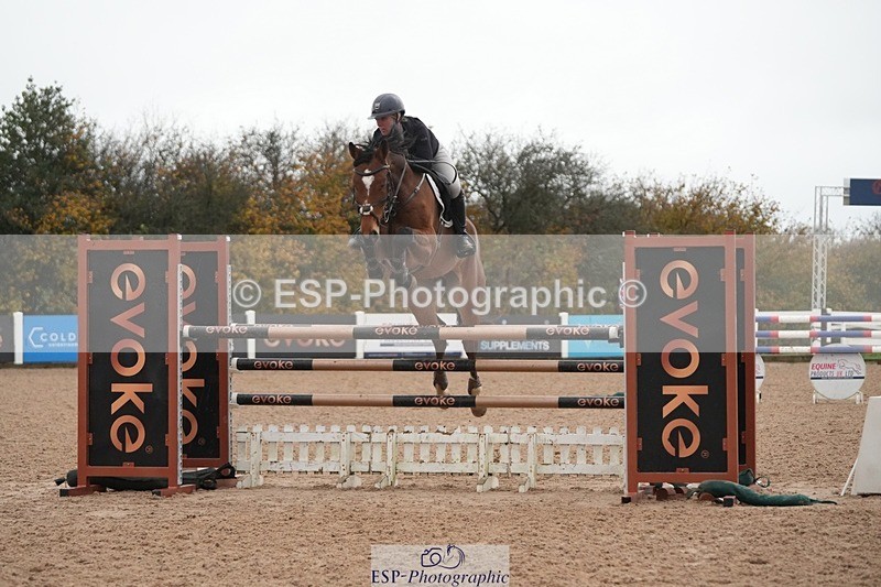 251107-133013-01163 - Cls 6 Foxhunter and 1.20m Open