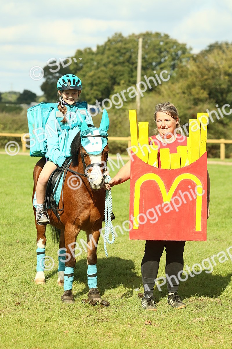 SBM_63521 - S35 - Fancy Dress Showing