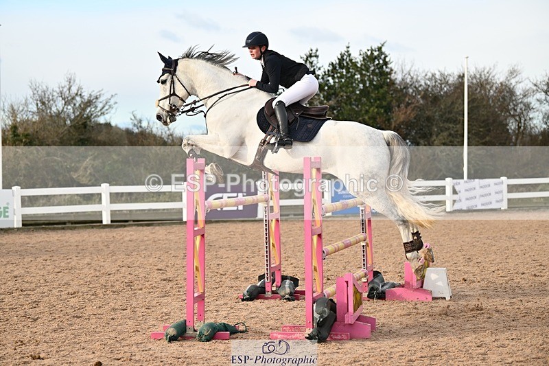 241208-135928-01855 - Cls 22 Foxhunter and 1.20m Open
