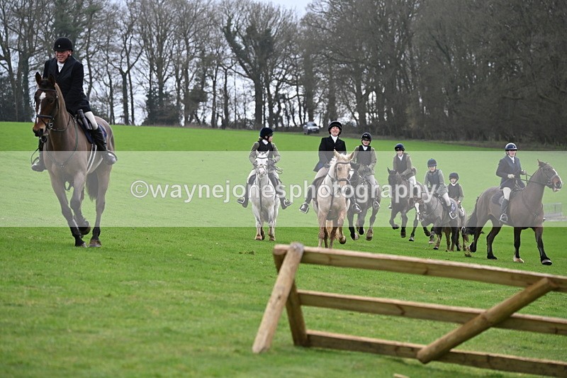 WJ6_9151 - Line Three